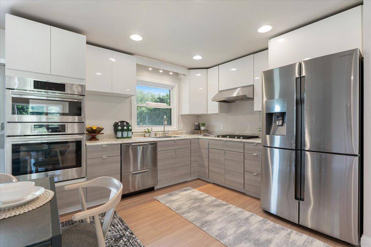 12738 Gordon DR, Eden Prairie, MN 55346