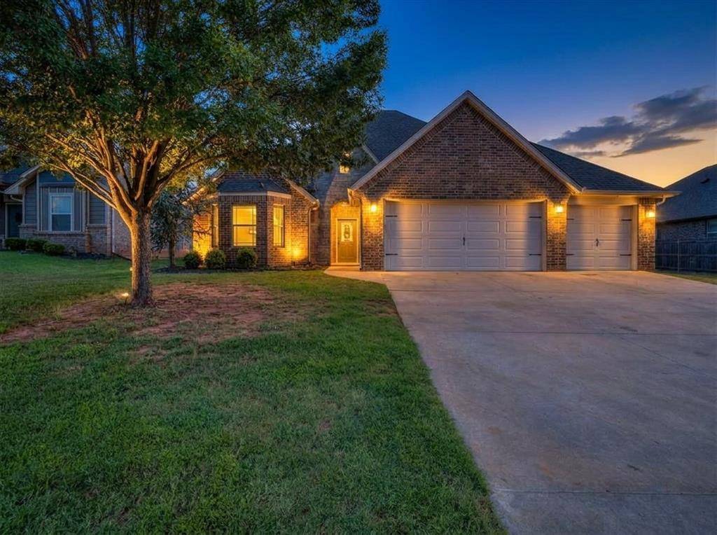 2409 Santa Monica DR, Edmond, OK 73034