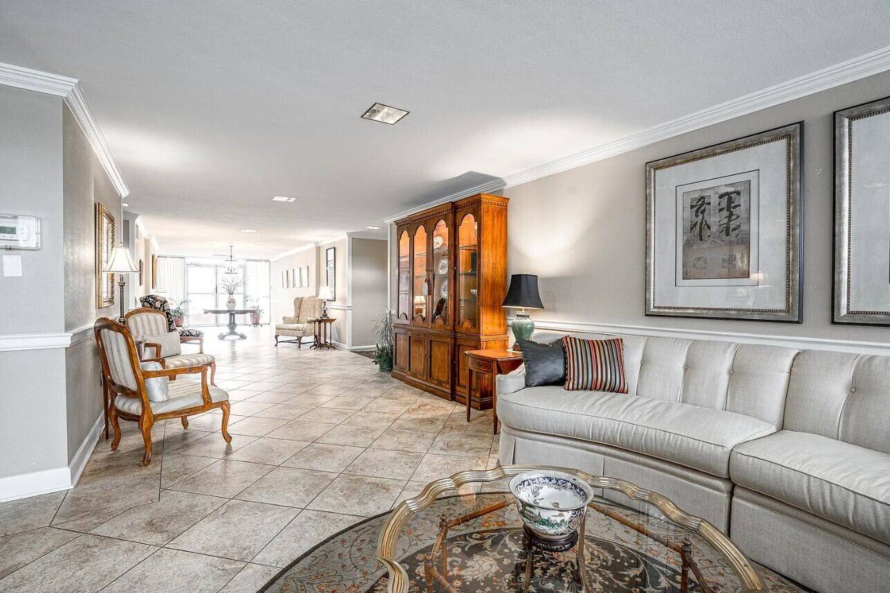 1414 Continental Drive #302, Chattanooga, TN 37405