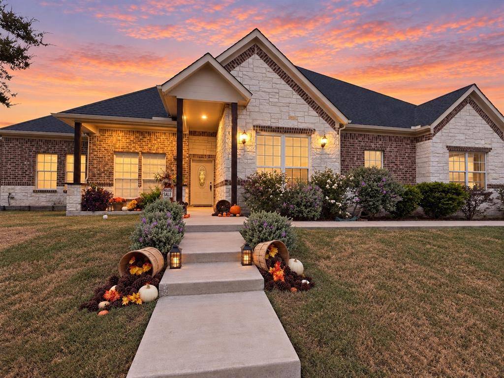 1906 Clearview Drive, Ennis, TX 75119