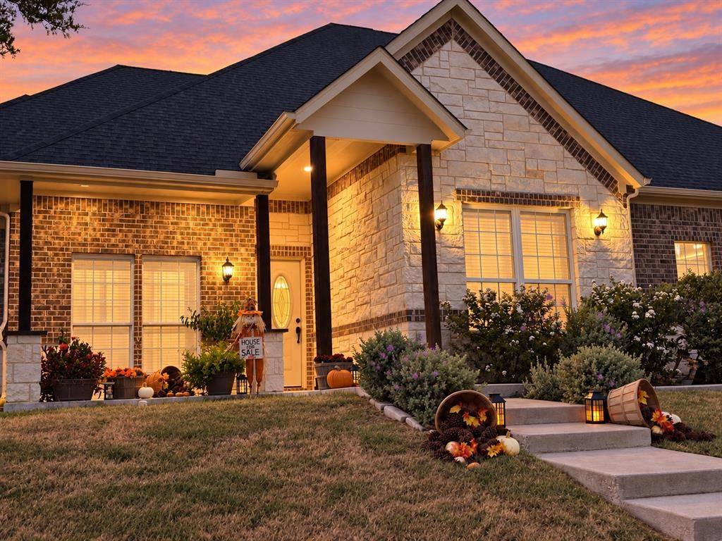 1906 Clearview Drive, Ennis, TX 75119
