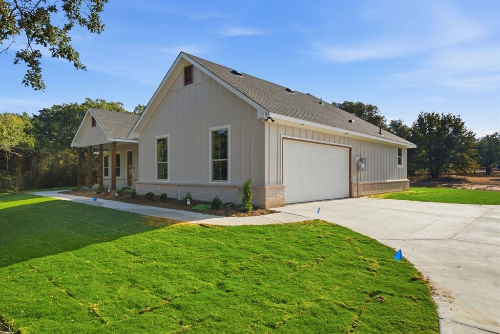 209 Waterford Drive, Weatherford, TX 76086