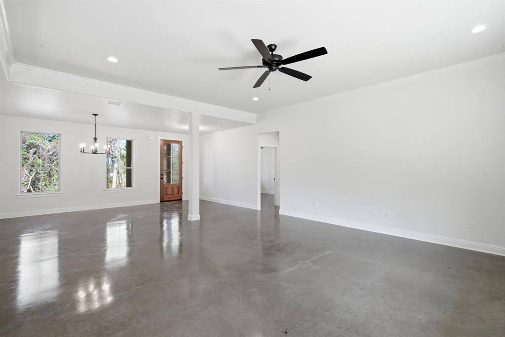 209 Waterford Drive, Weatherford, TX 76086