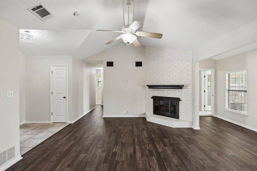 6344 N Park Drive, Watauga, TX 76148