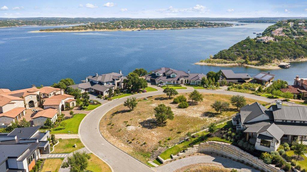 624 Casasanta TRL, Spicewood, TX 78738