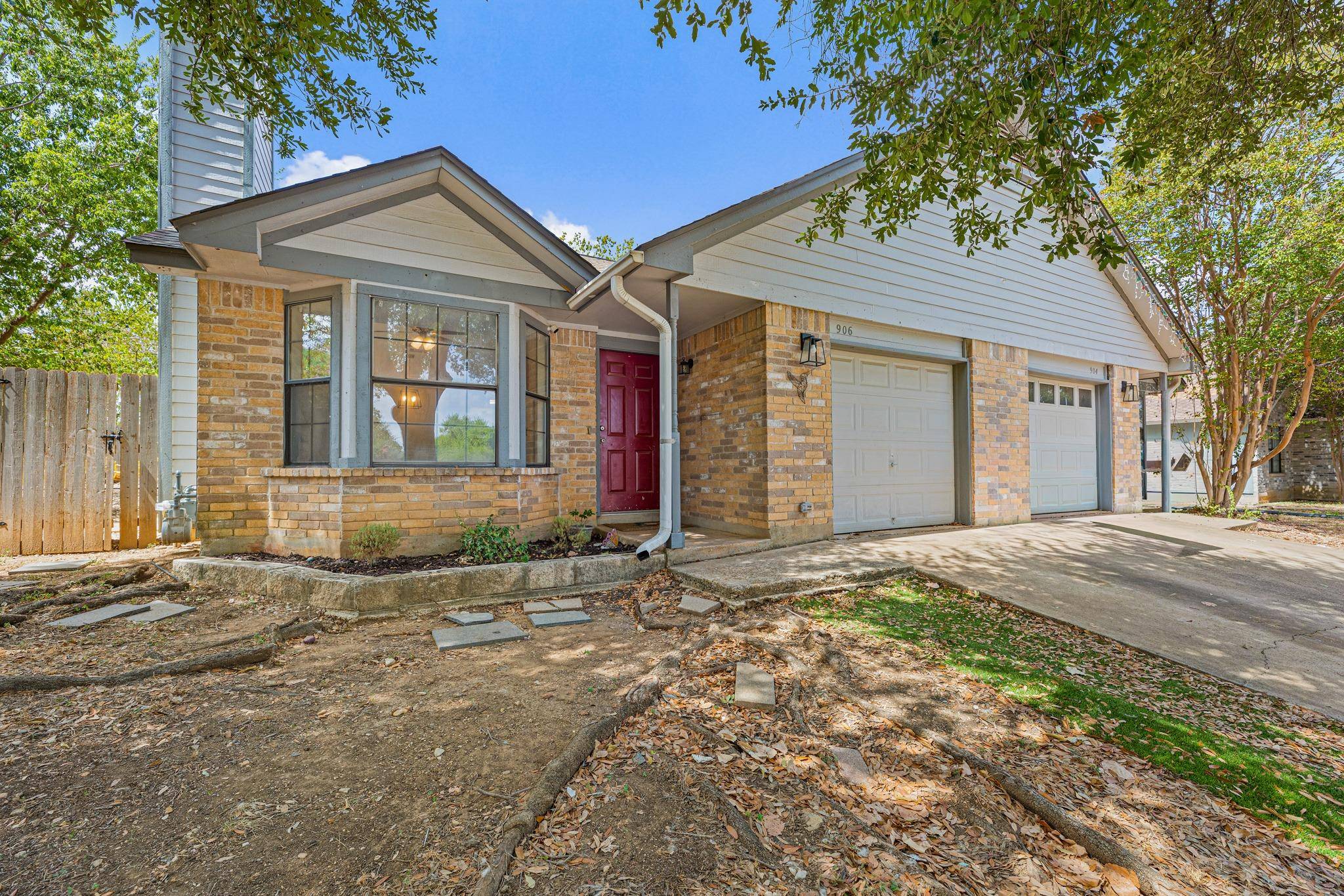 906 Oleander LN #906, Round Rock, TX 78664