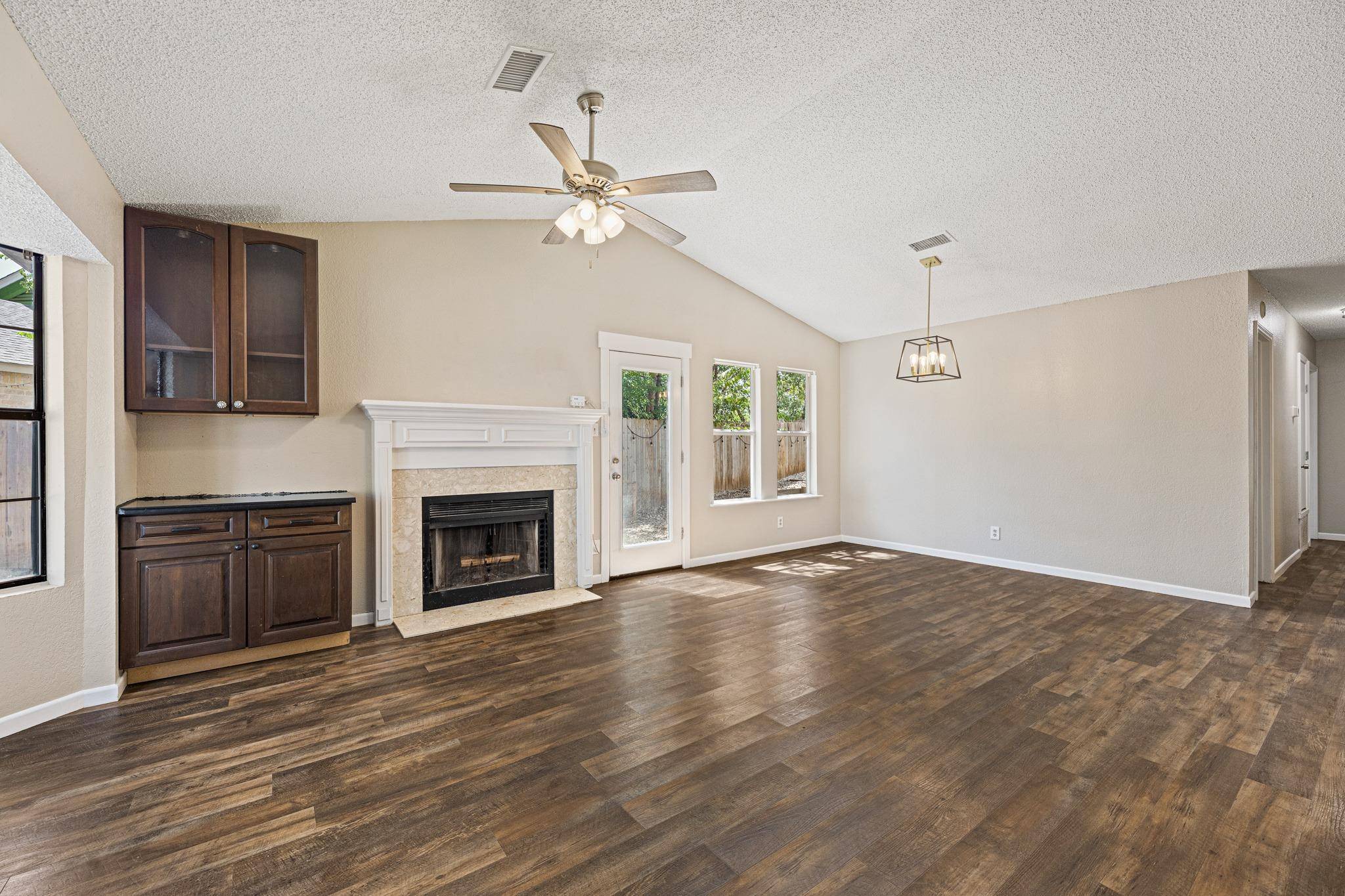 906 Oleander LN #906, Round Rock, TX 78664