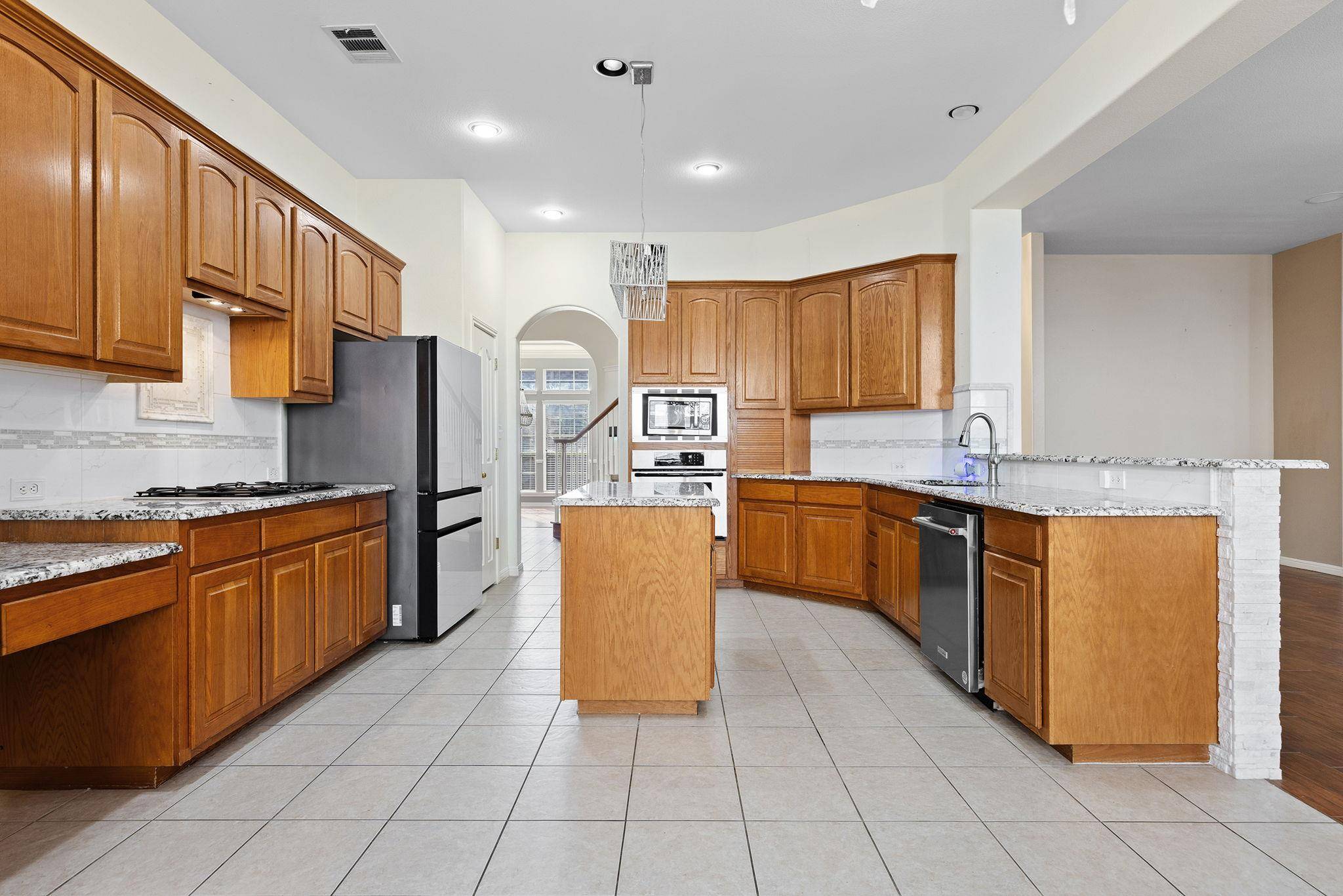 2944 Clinton PL, Round Rock, TX 78665