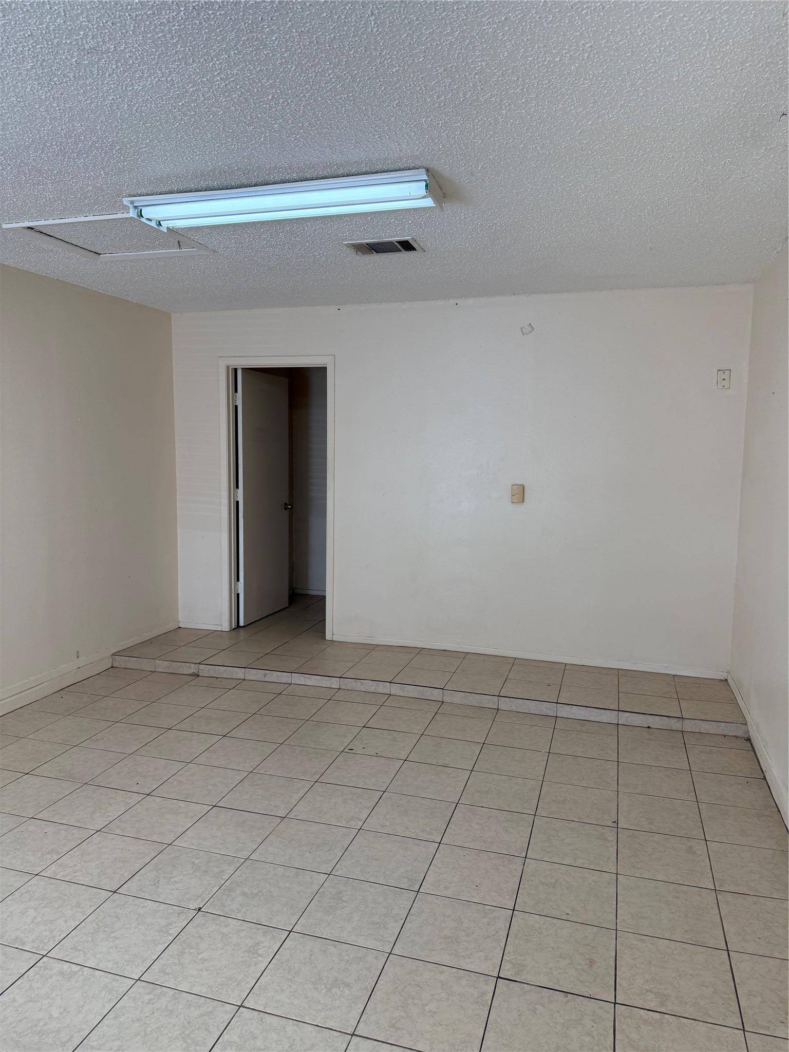 12800 Chromite ST #B, Austin, TX 78727