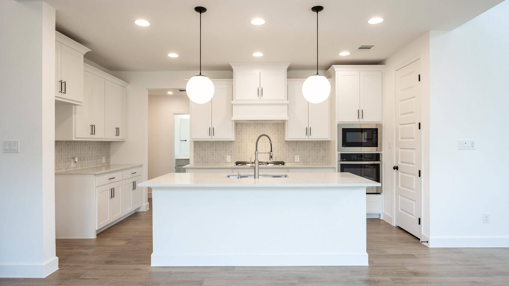 209 Amber Oak LN, Georgetown, TX 78628