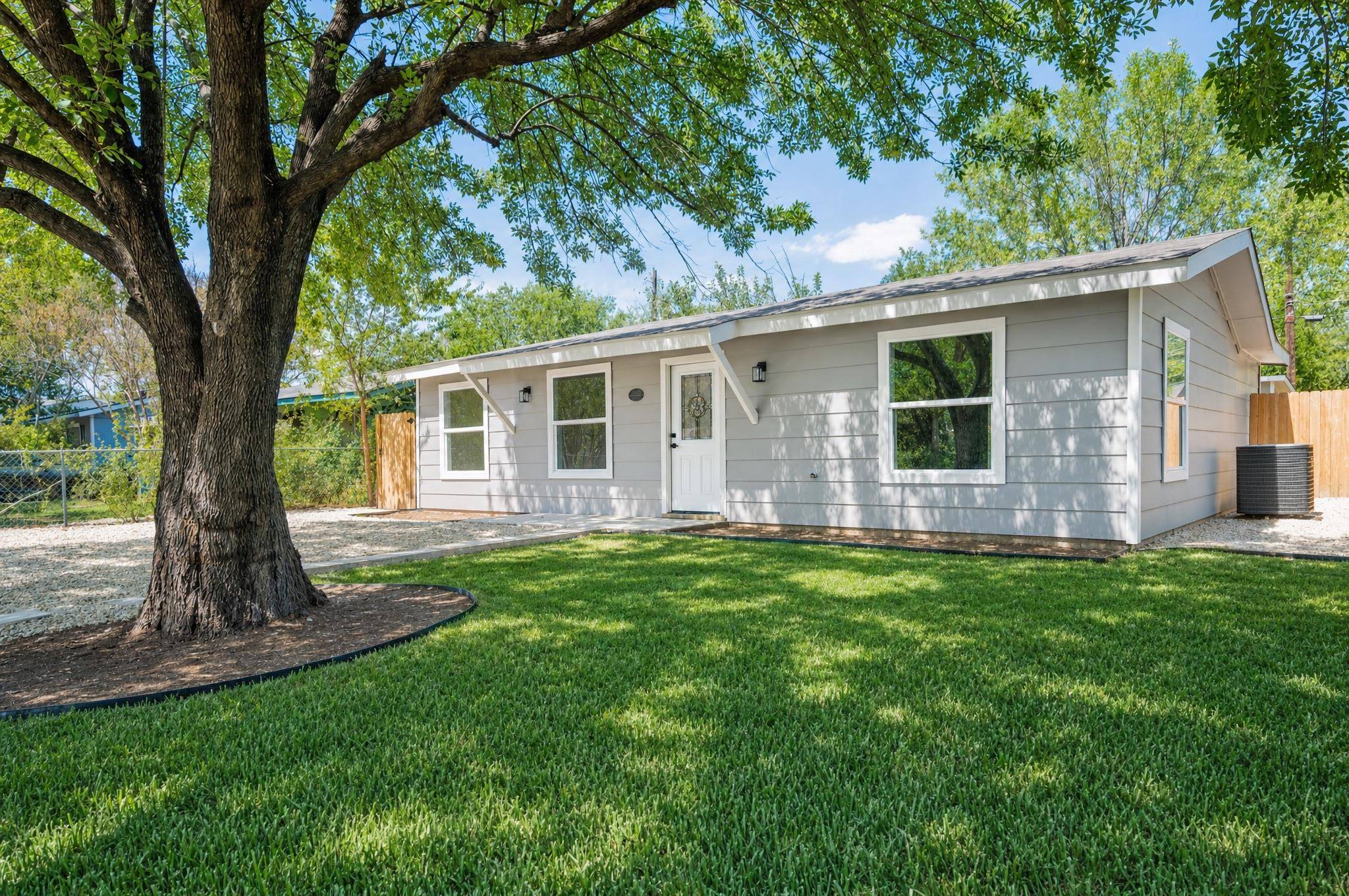 6706 Cruz ST, Austin, TX 78741