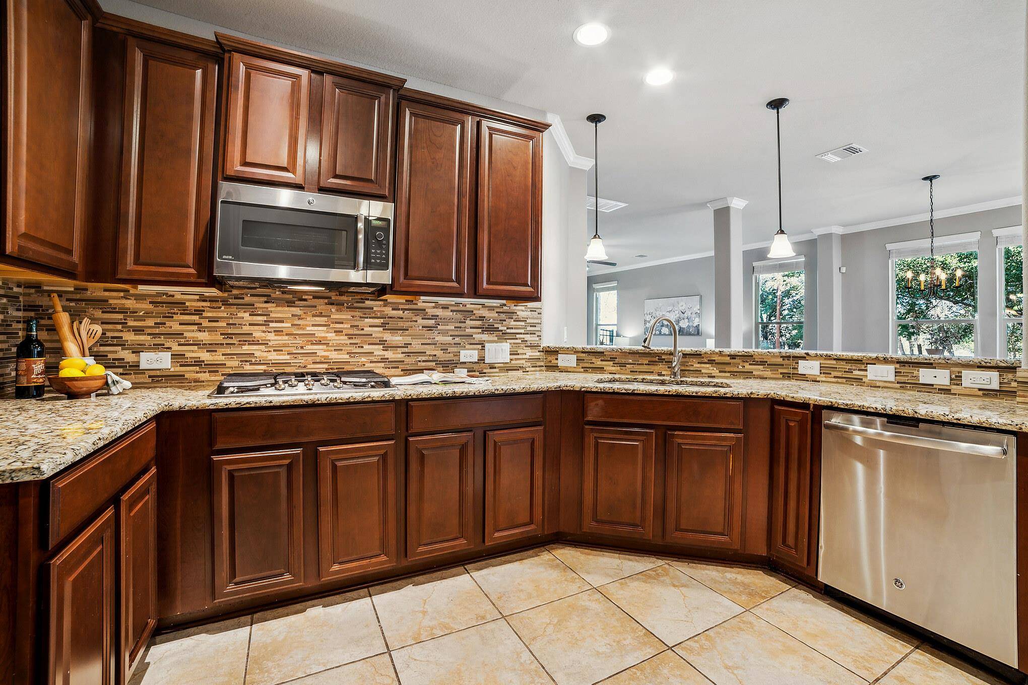 400 Hummingbird LN #B, Austin, TX 78734