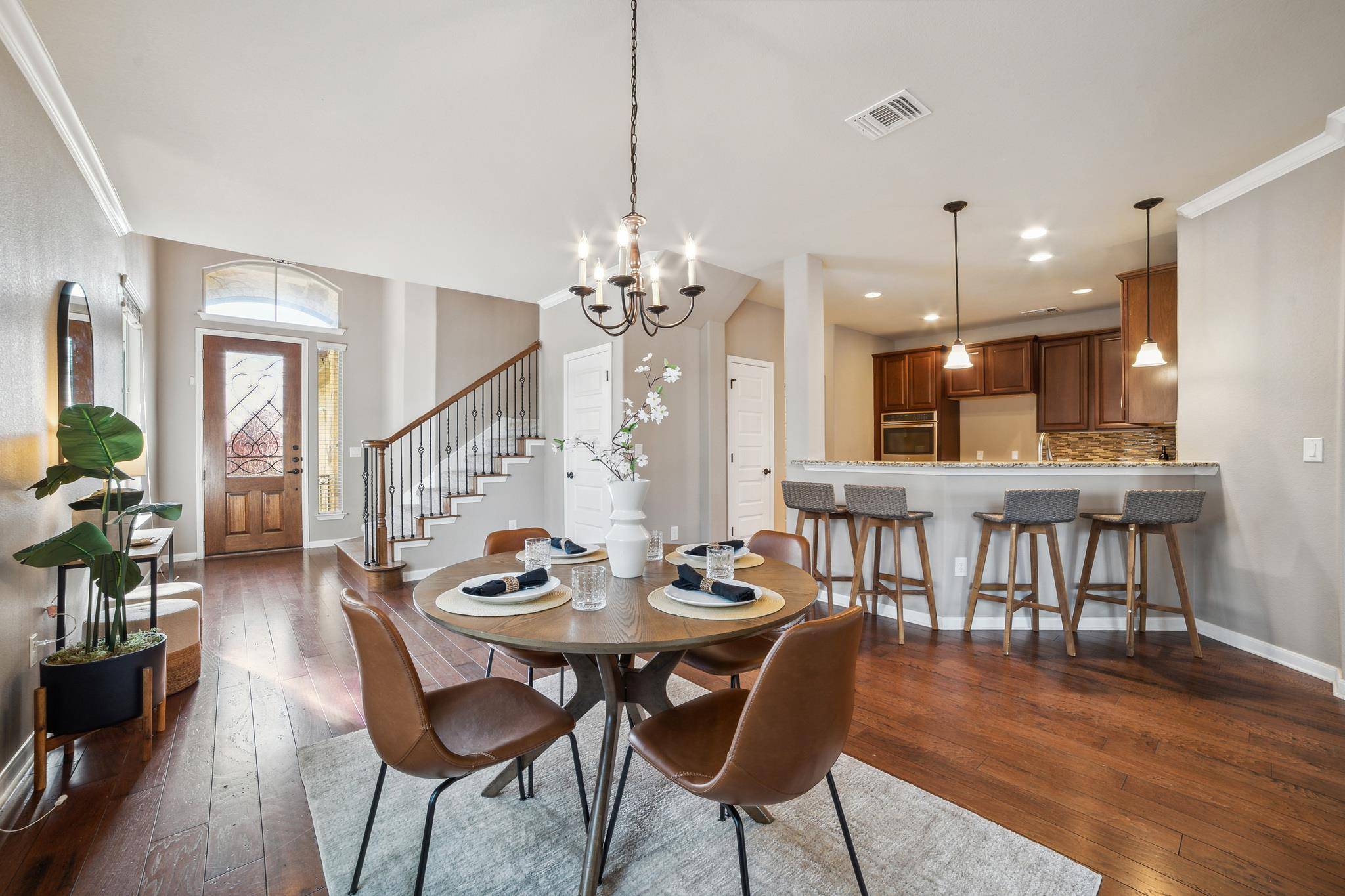 400 Hummingbird LN #B, Austin, TX 78734