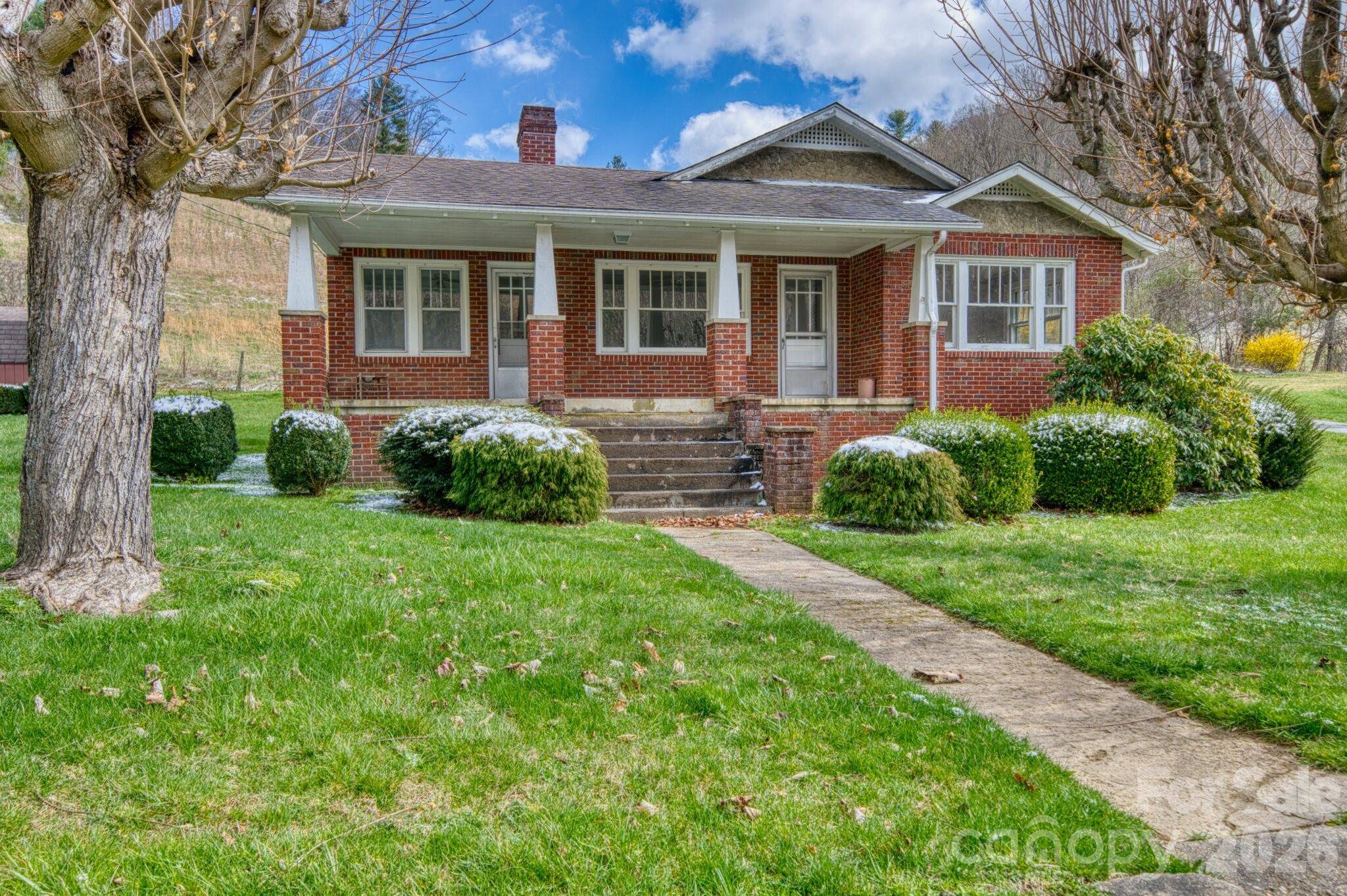 6090 US 23 HWY, Mars Hill, NC 28754