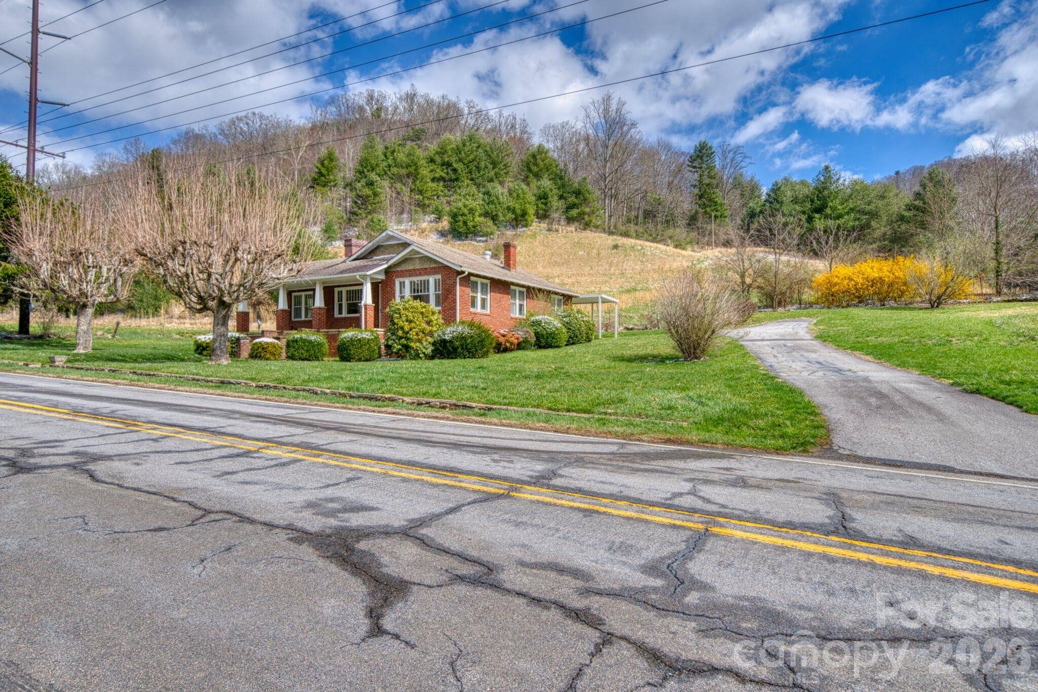 6090 US 23 HWY, Mars Hill, NC 28754