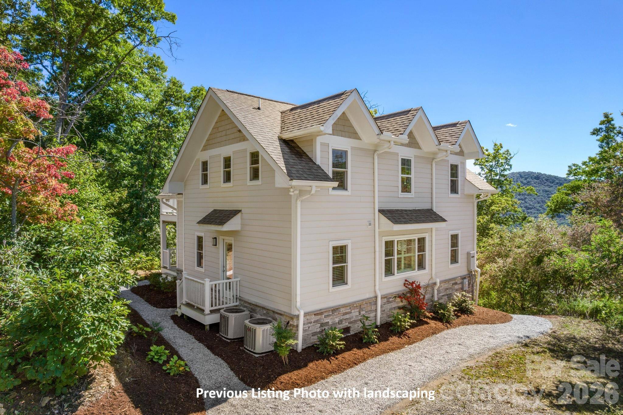 11 Lila LN, Clyde, NC 28721