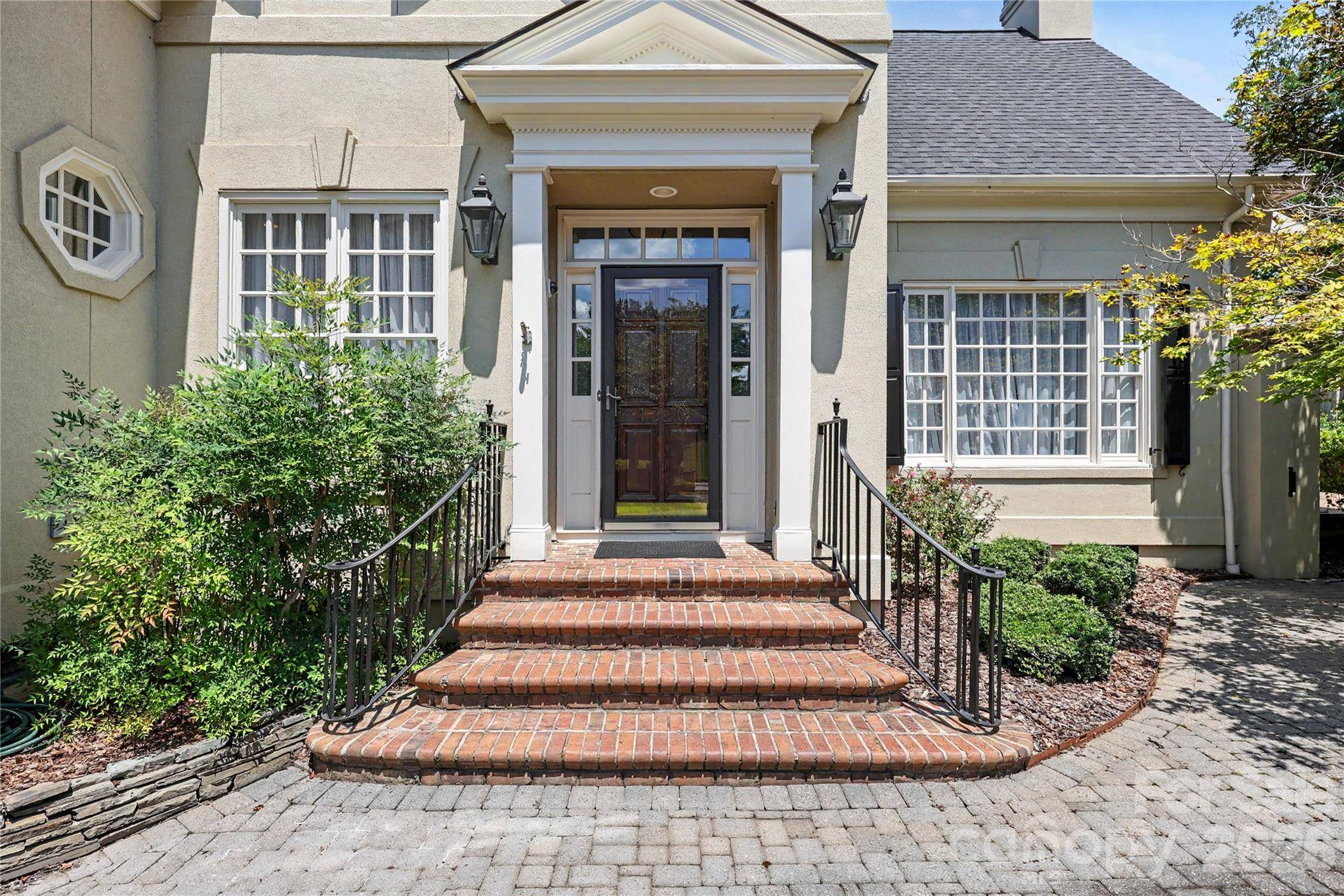 4320 Doverstone LN, Greensboro, NC 27407