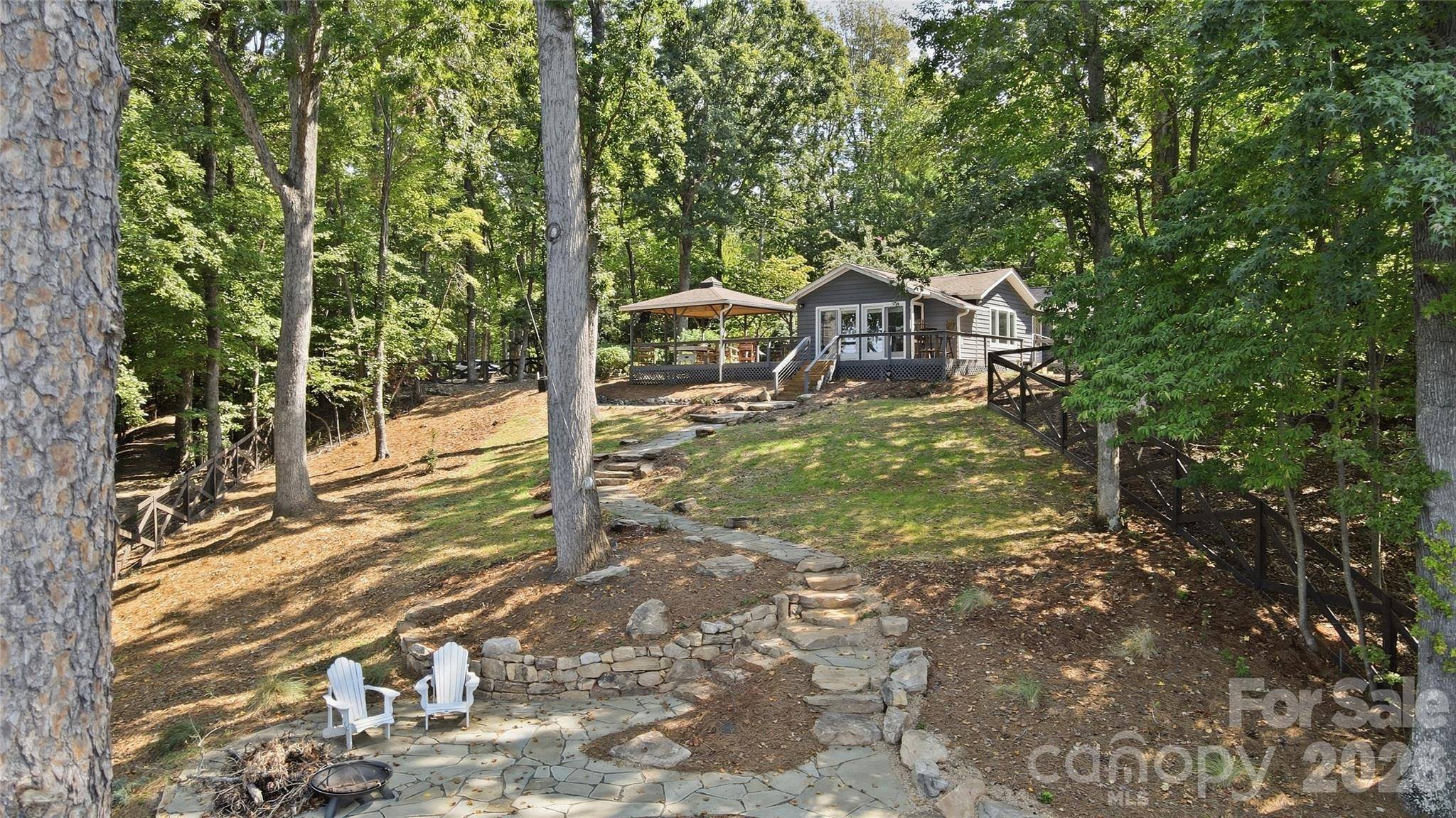 17424 Grasshopper LN, Charlotte, NC 28278