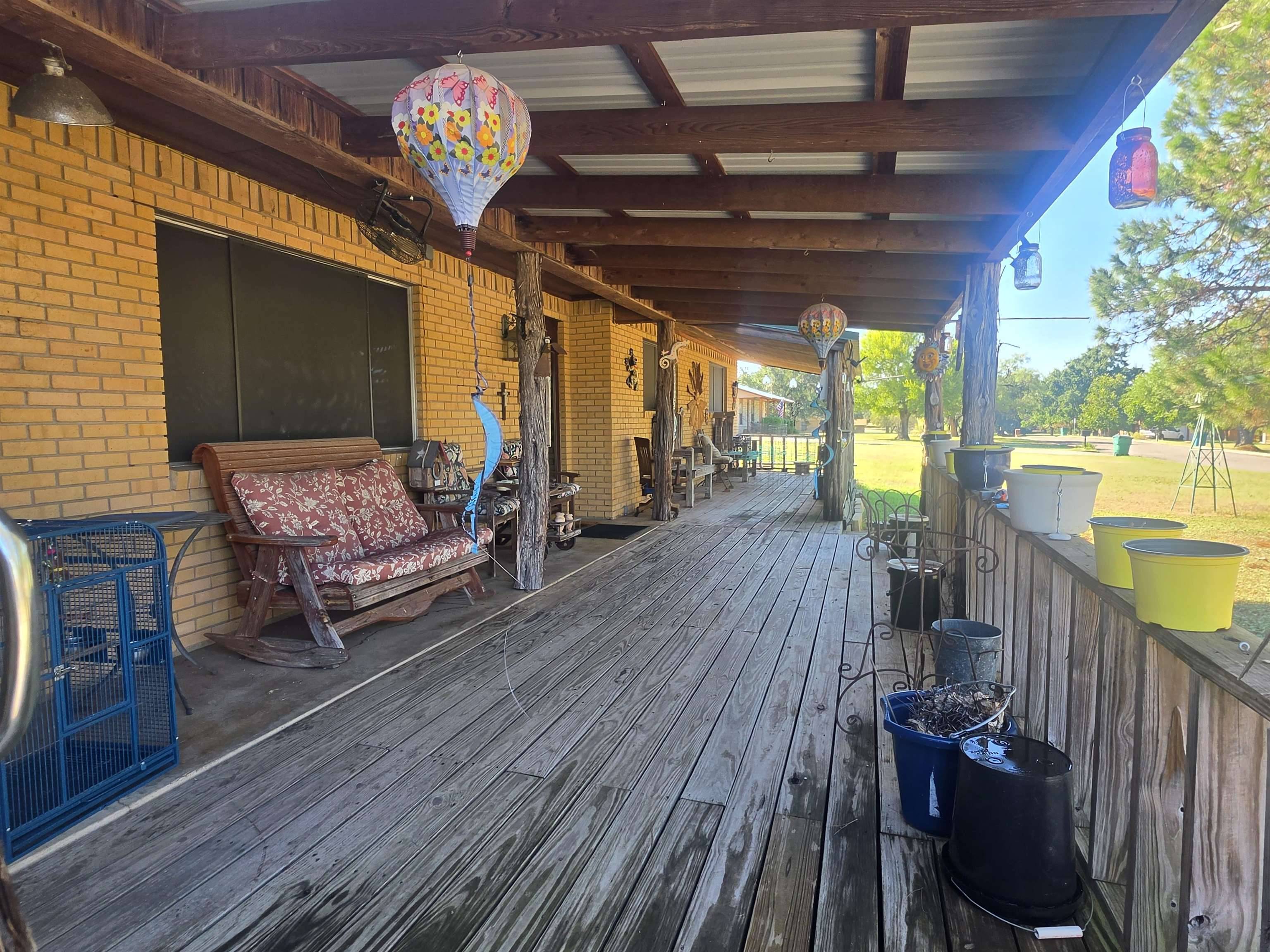 106 Post Oak DR, Llano, TX 78643