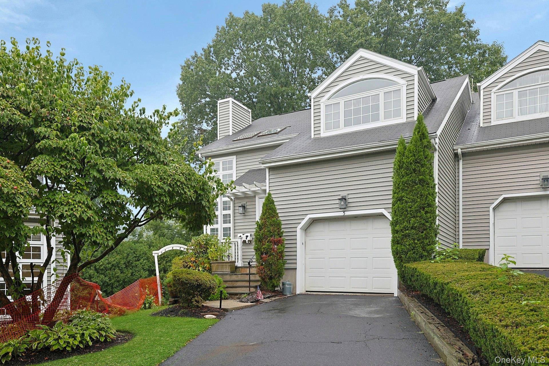 5 Pinewood DR, White Plains, NY 10603