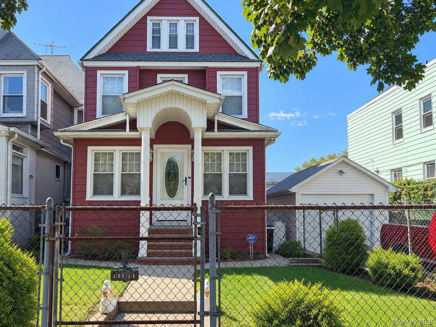 135-16 Kew Gardens RD, Richmond Hill, NY 11418