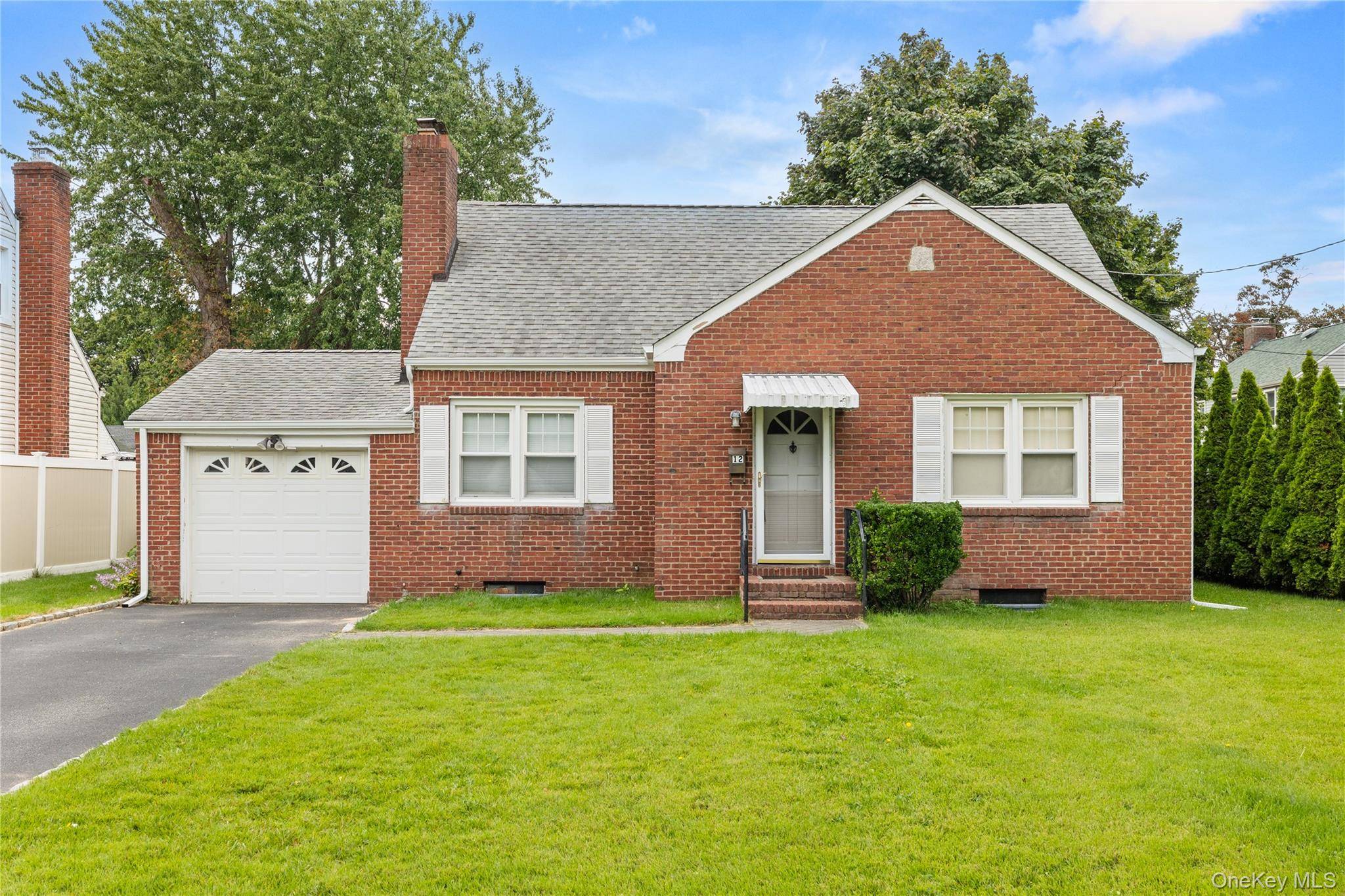 12 Benjamin AVE, Amityville, NY 11701