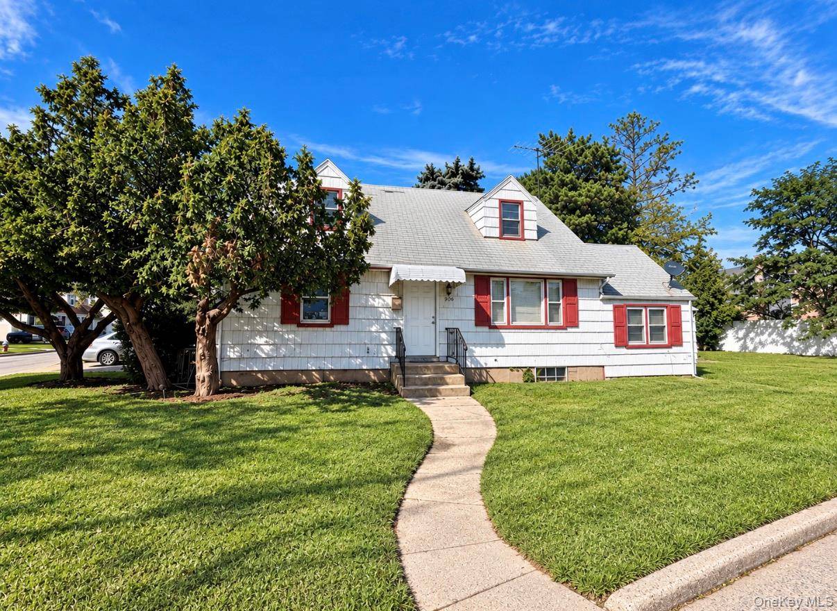 306 W Old Country RD, Hicksville, NY 11801