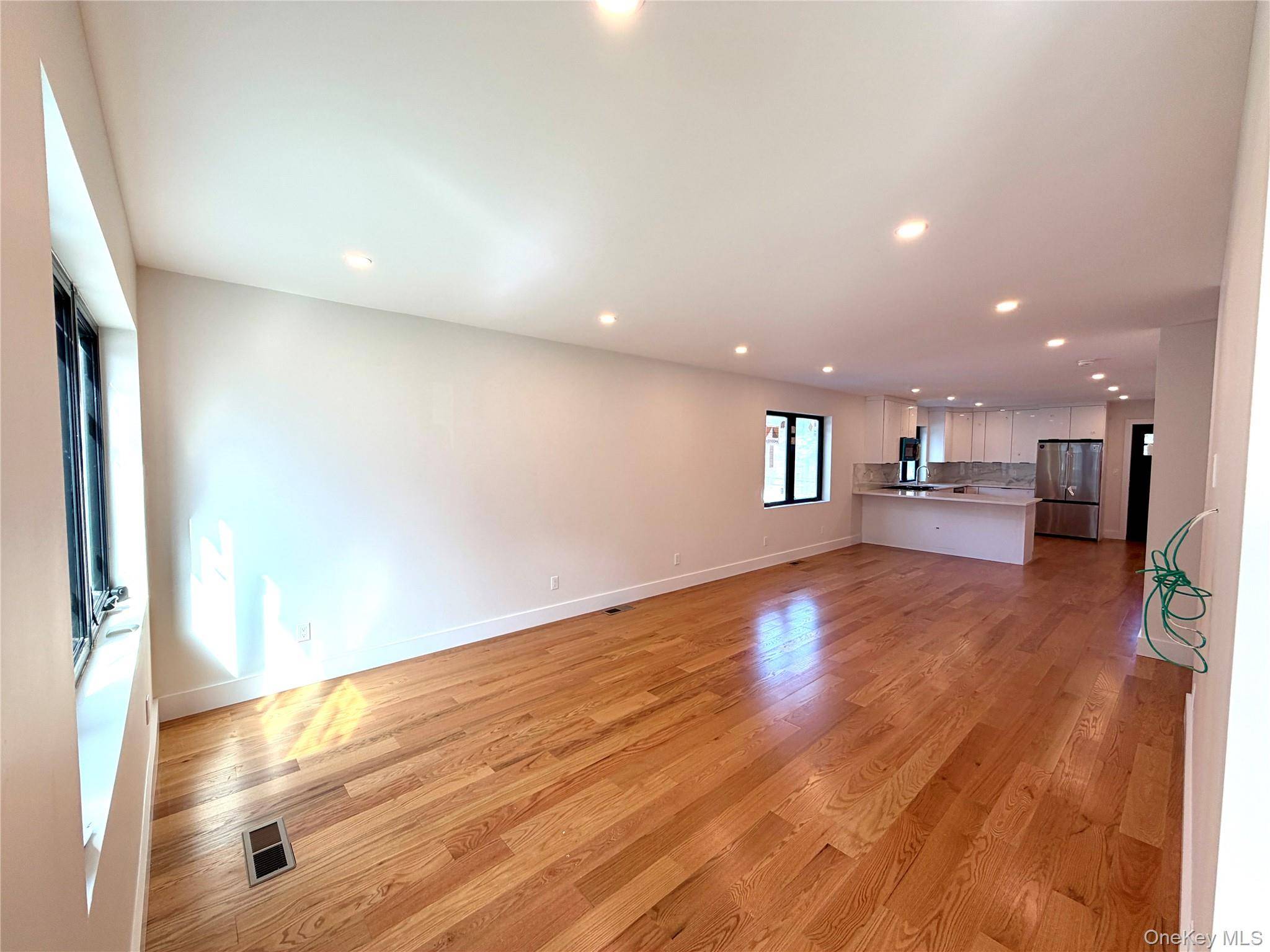 44 New AVE, Yonkers, NY 10704