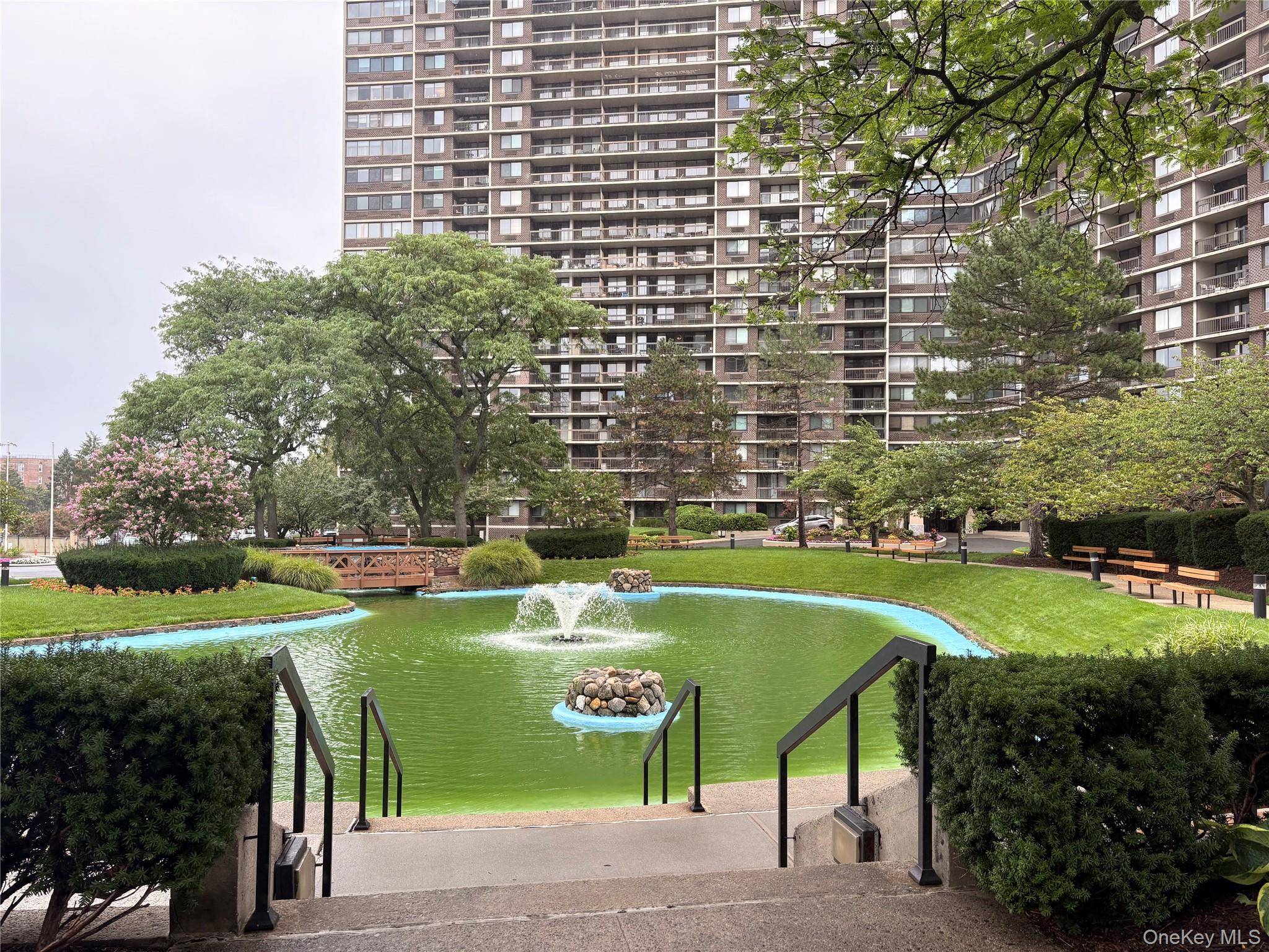 2 Bay Club DR #10K, Bayside, NY 11360