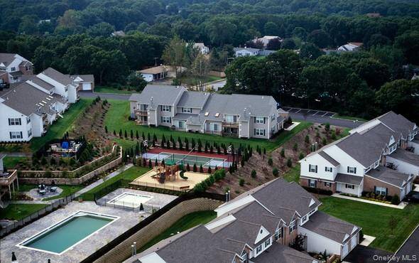 149 Horizon View DR #149, Farmingville, NY 11738