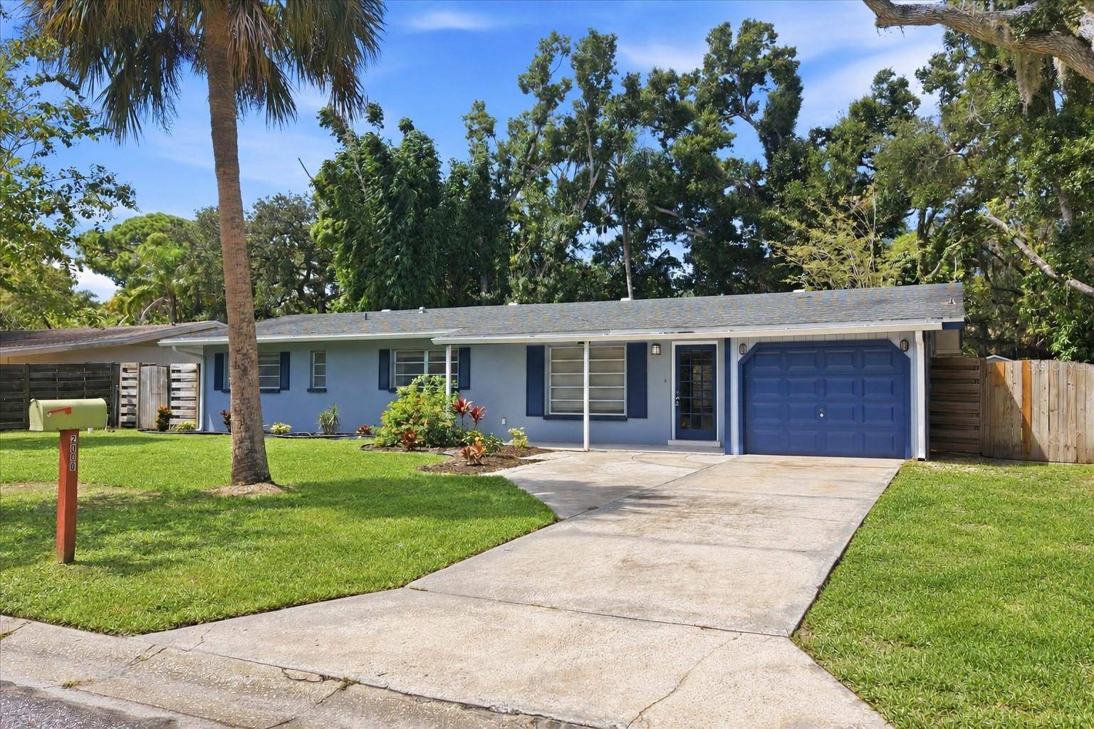 2000 CRAFT LN, Sarasota, FL 34239