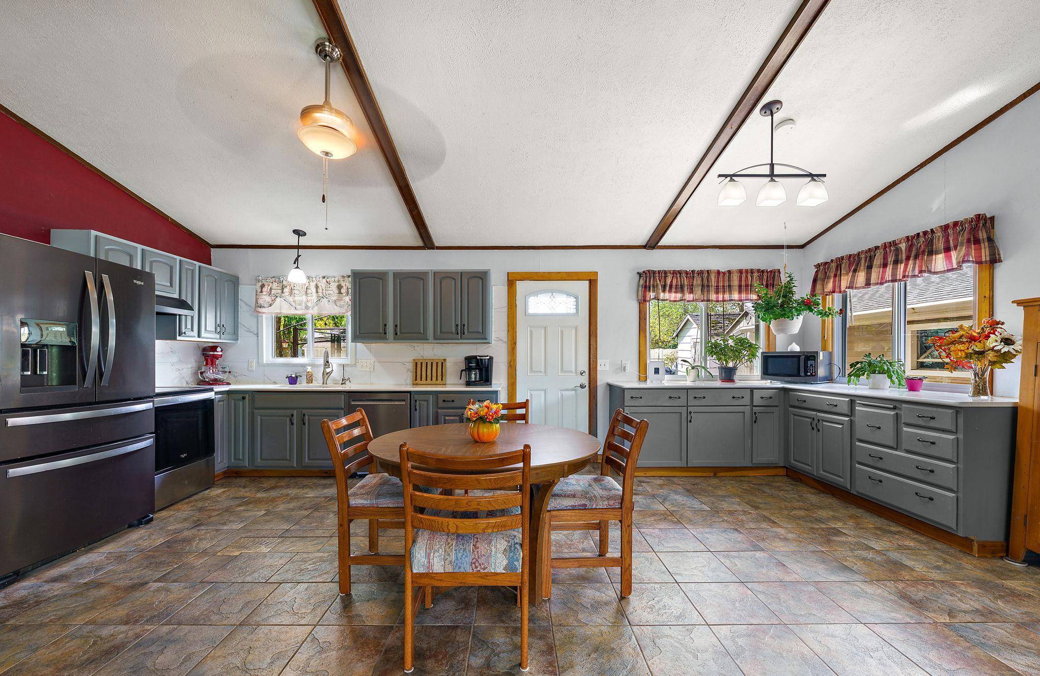 534 Derrick DR, New Richmond, WI 54017