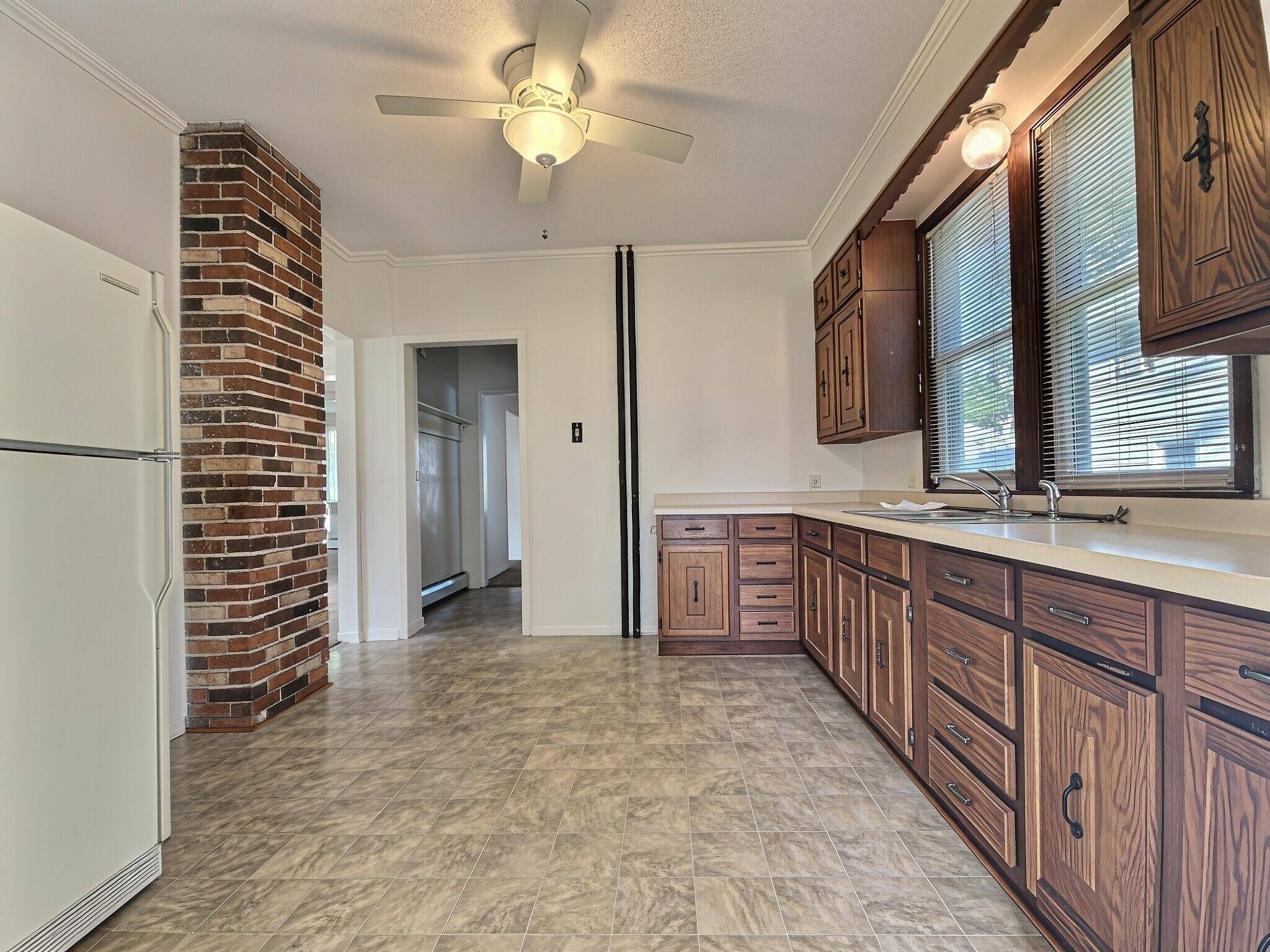 229 S Elm ST, Fairmont, MN 56031
