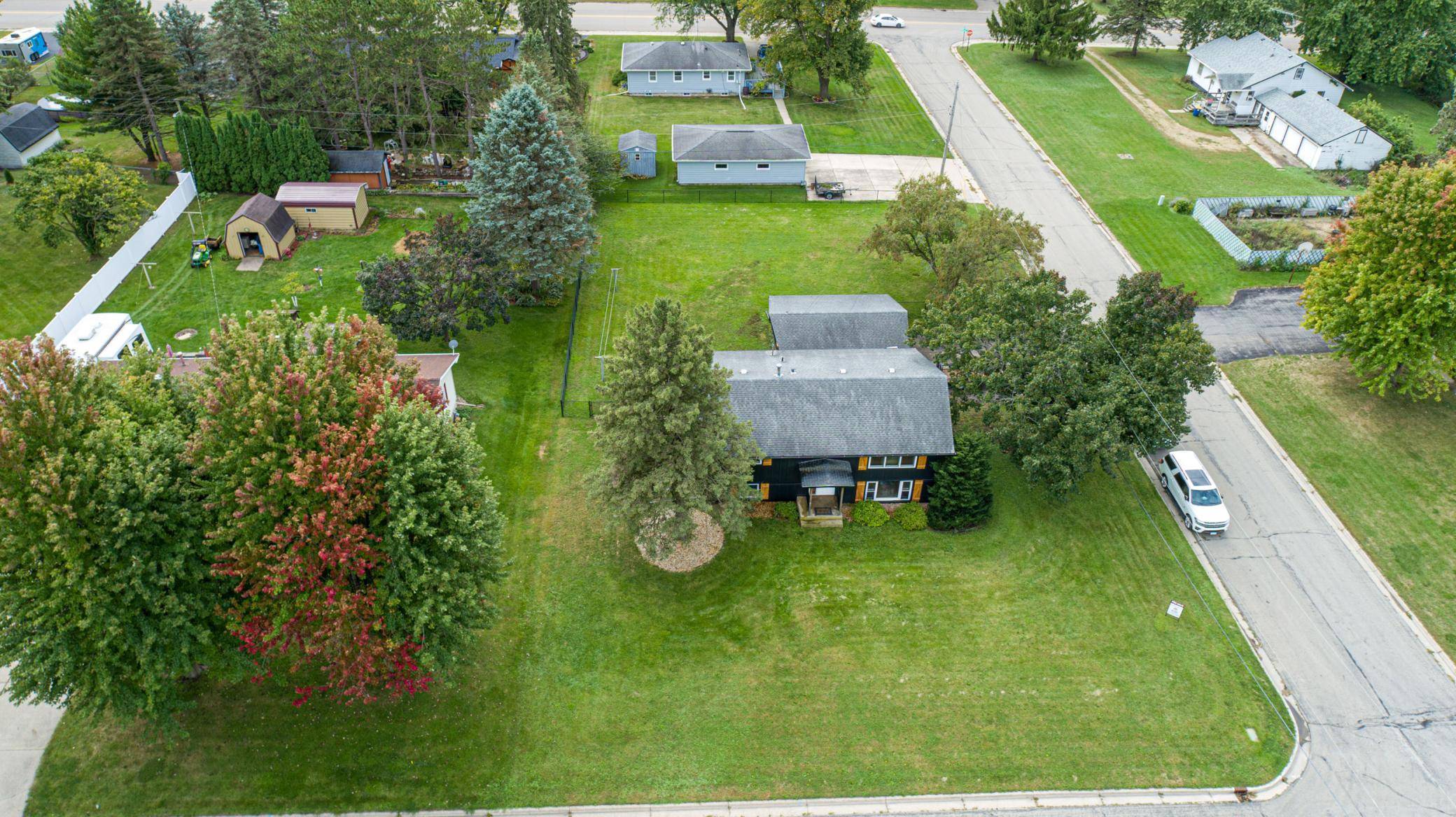 1474 Aldrich CT, Faribault, MN 55021