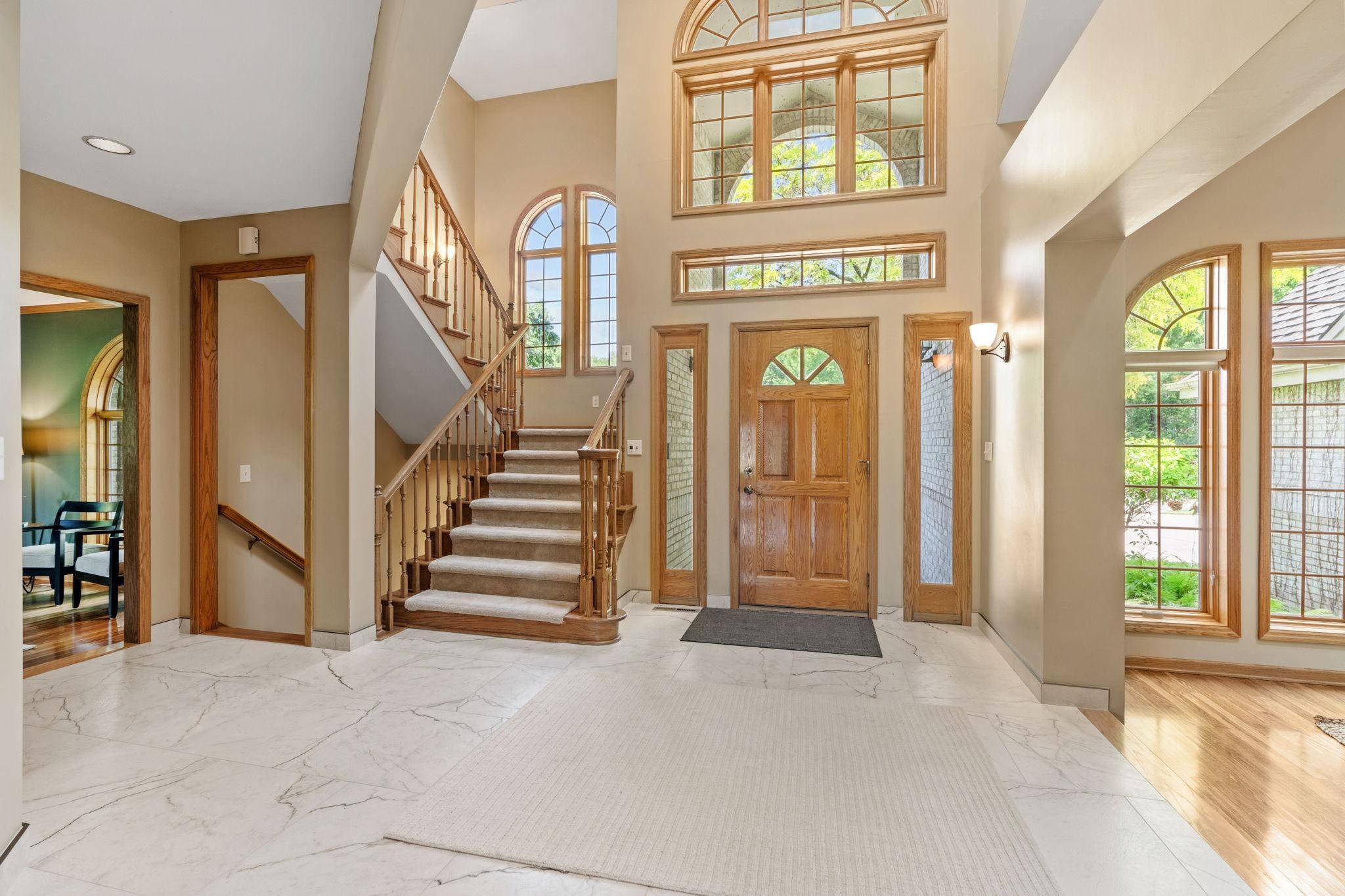 6210 Deerwood Circle N, Plymouth, MN 55442