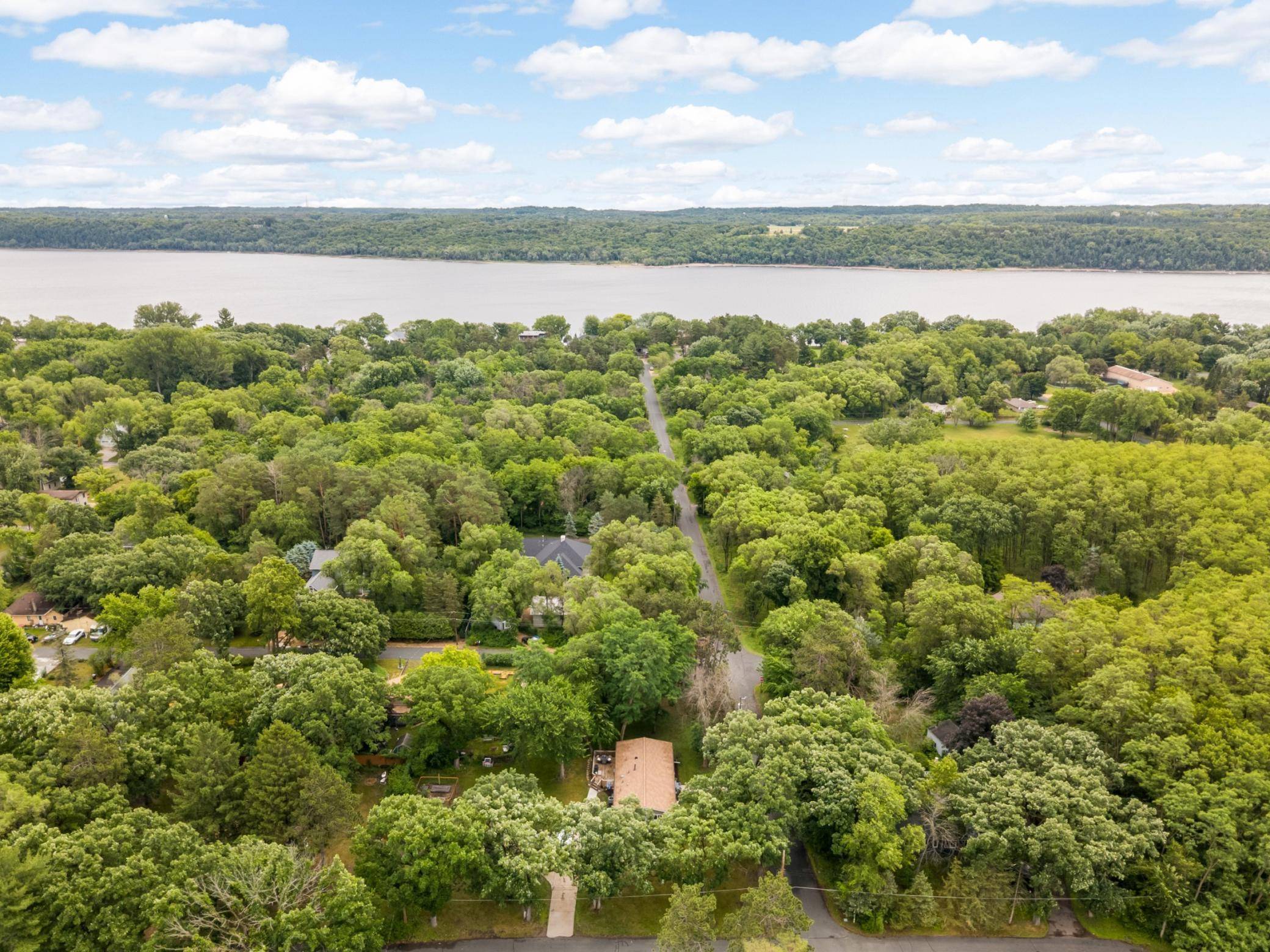 16570 22nd ST S, Saint Mary's Point, MN 55043
