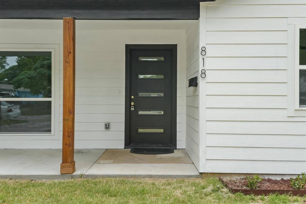 818 Chickasaw Trace, Grand Prairie, TX 75051