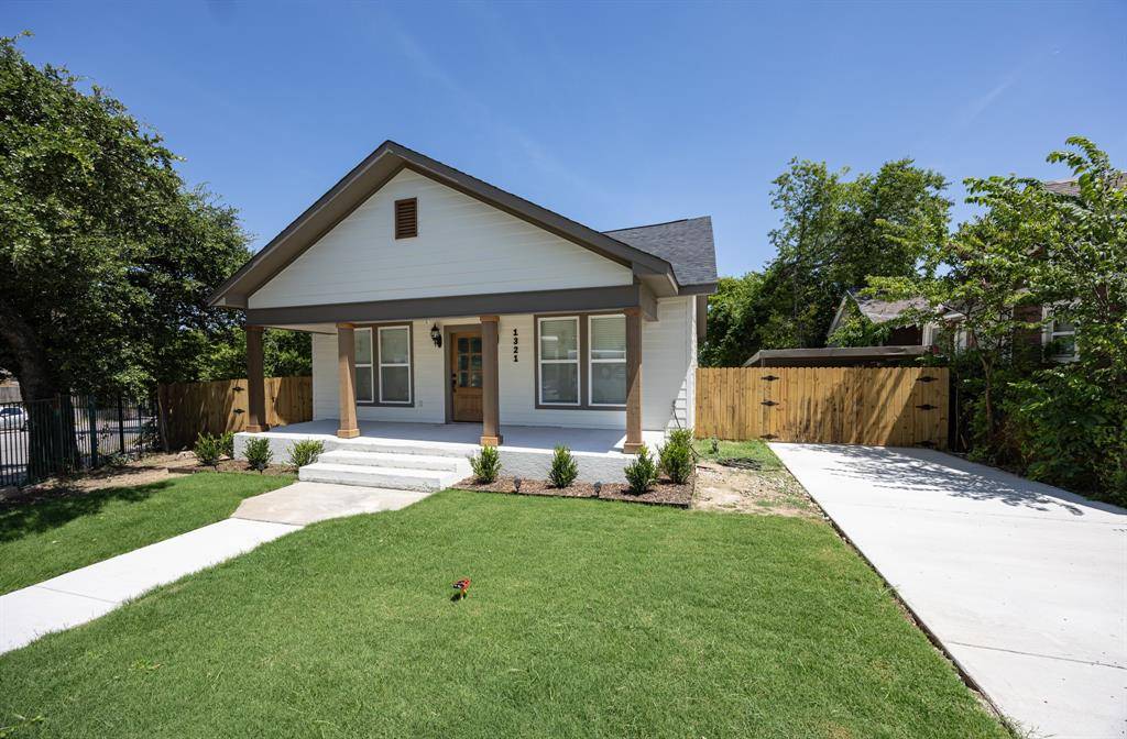 1321 E Magnolia Avenue, Fort Worth, TX 76104