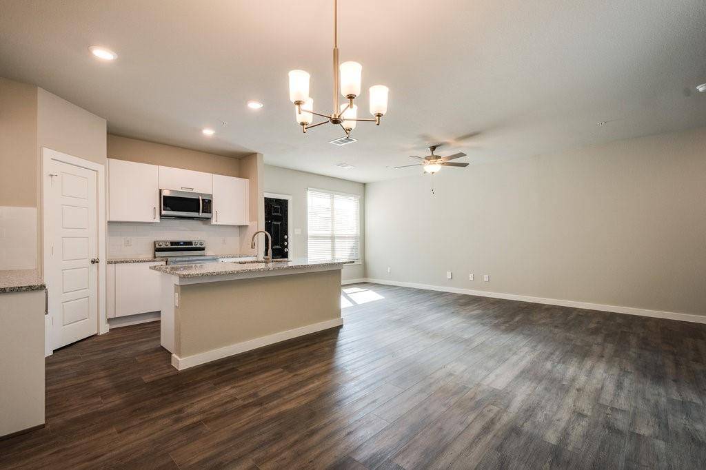 748 Fallow Drive, Venus, TX 76084