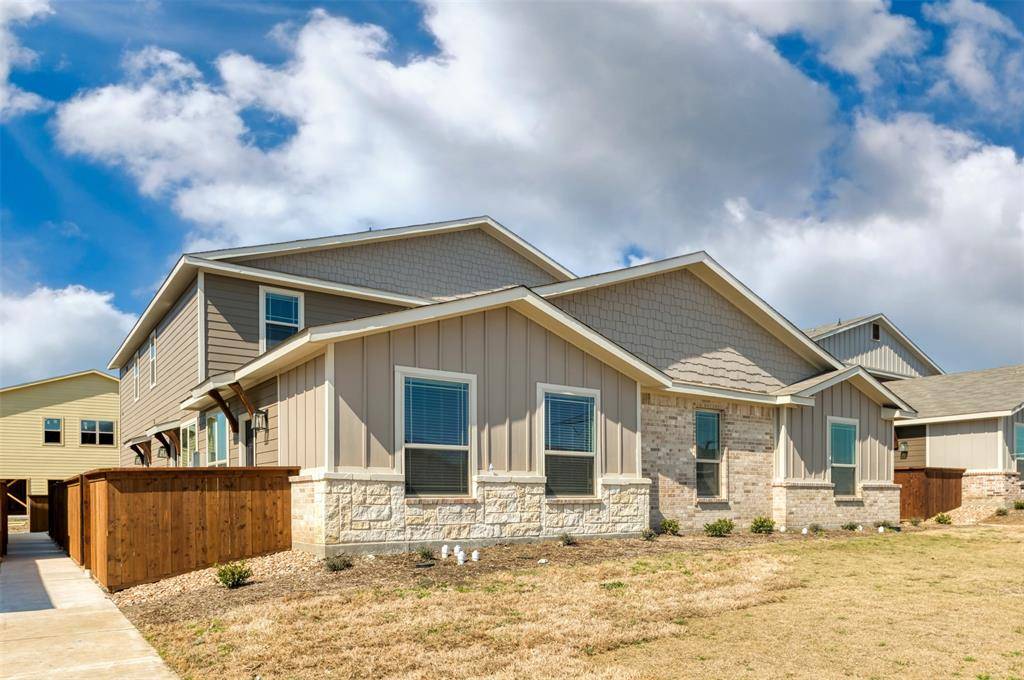 727 Harvest Moon Drive, Venus, TX 76084