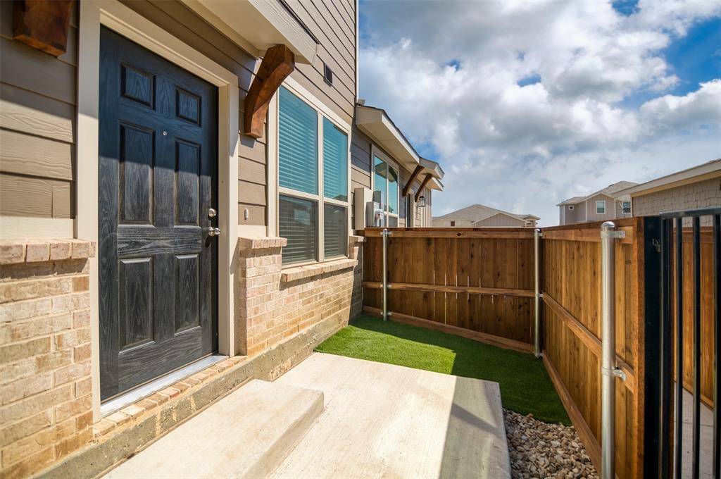 727 Harvest Moon Drive, Venus, TX 76084