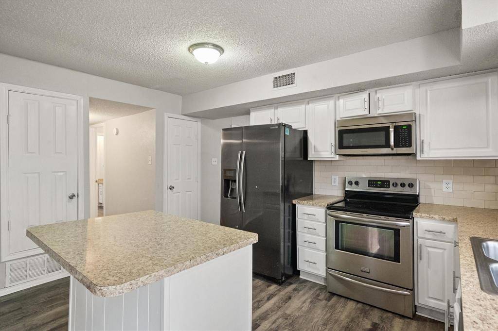 3505 Rush Springs Drive, Arlington, TX 76016