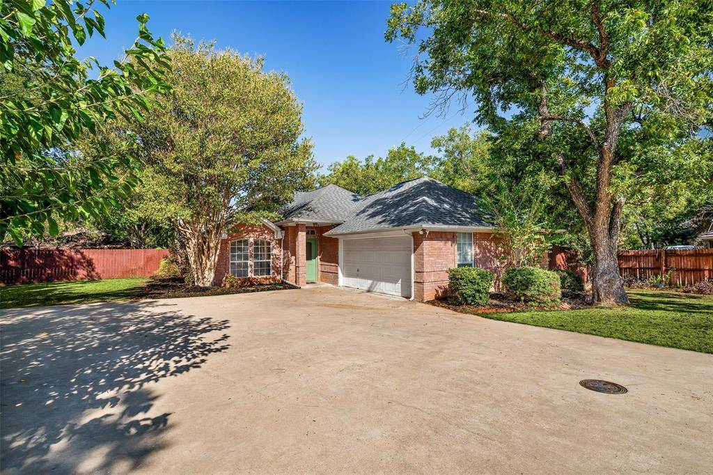 8816 The Briers Court, Granbury, TX 76049