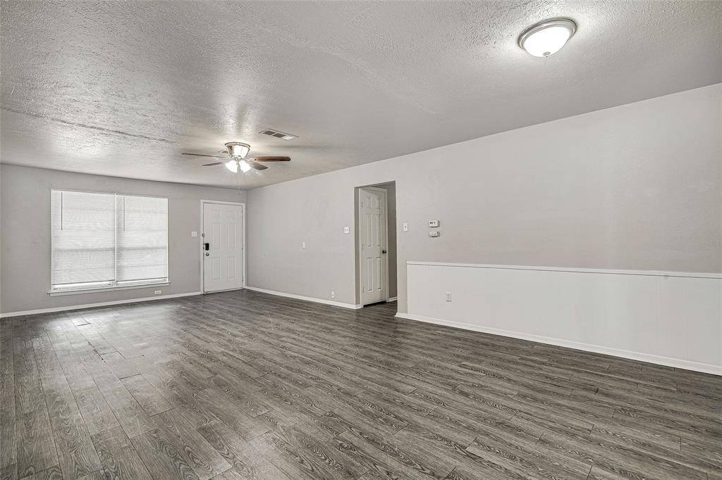 509 Branch Circle W, White Settlement, TX 76108