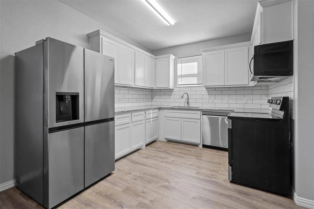 525-527 E Ball Street #525, Tom Bean, TX 75489