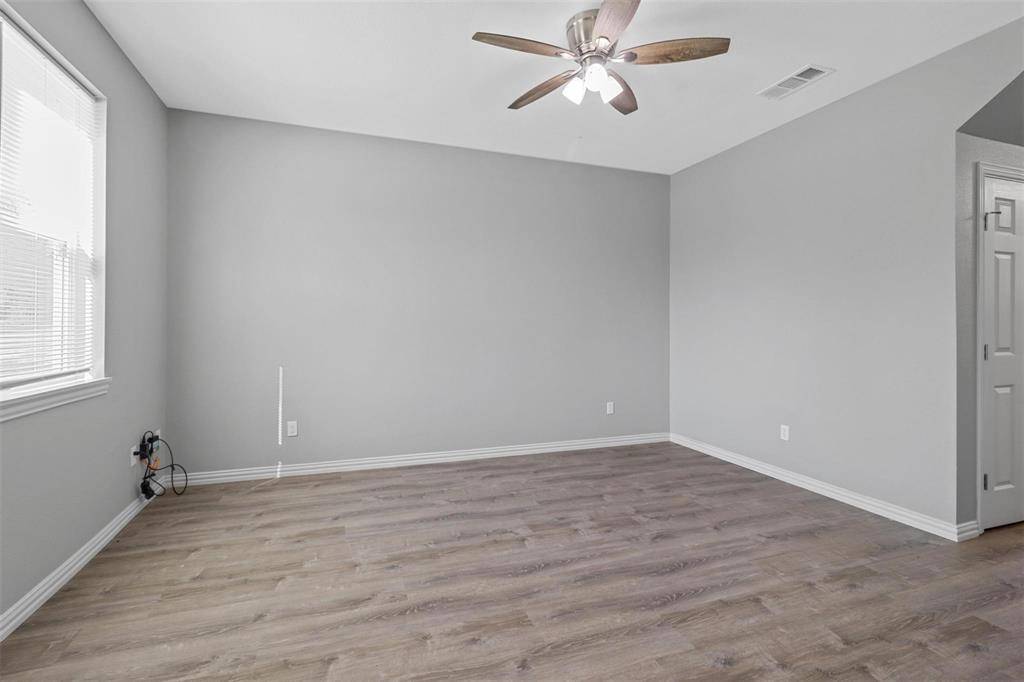 525-527 E Ball Street #525, Tom Bean, TX 75489