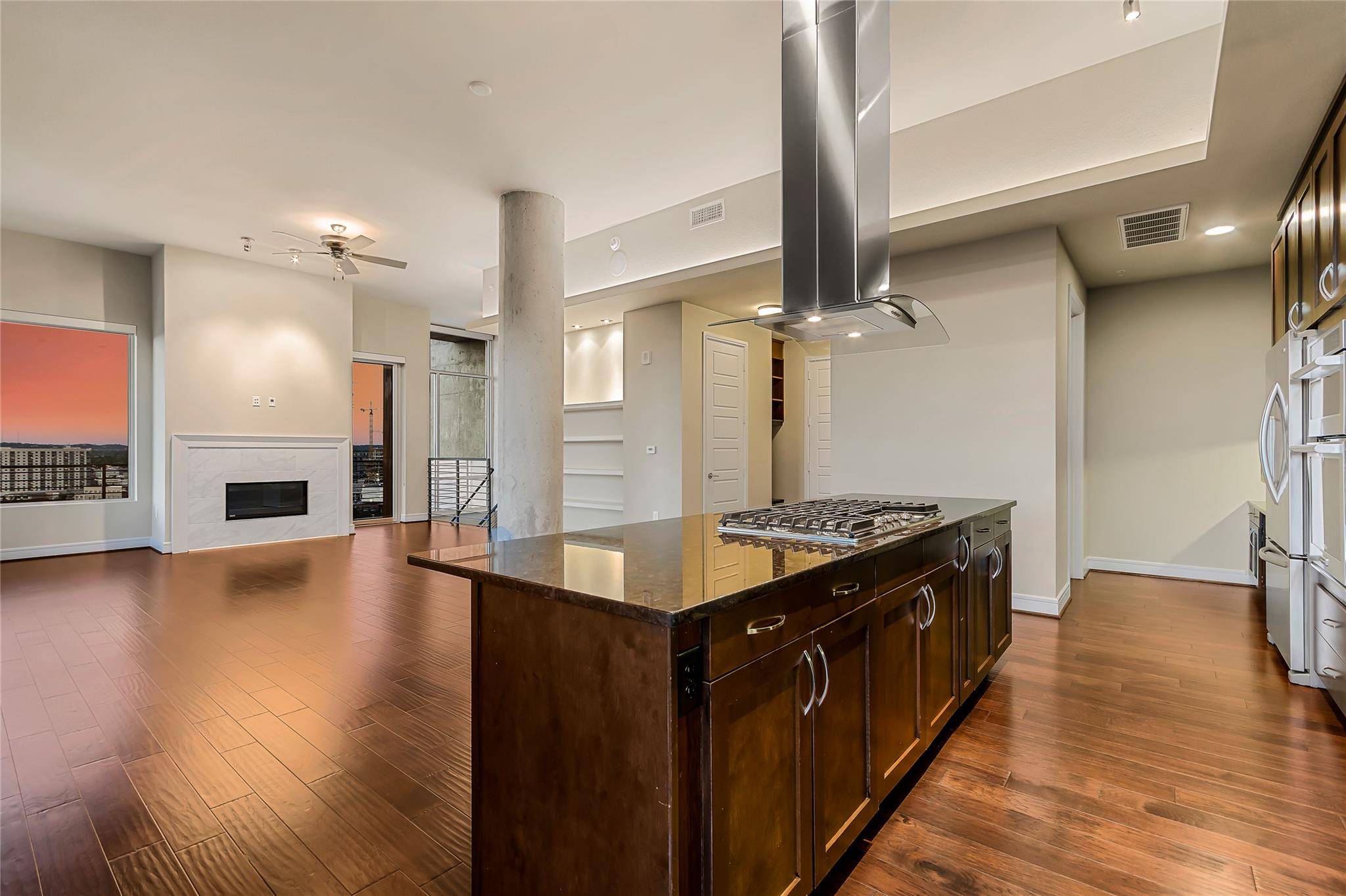 214 Barton Springs RD #1921, Austin, TX 78704