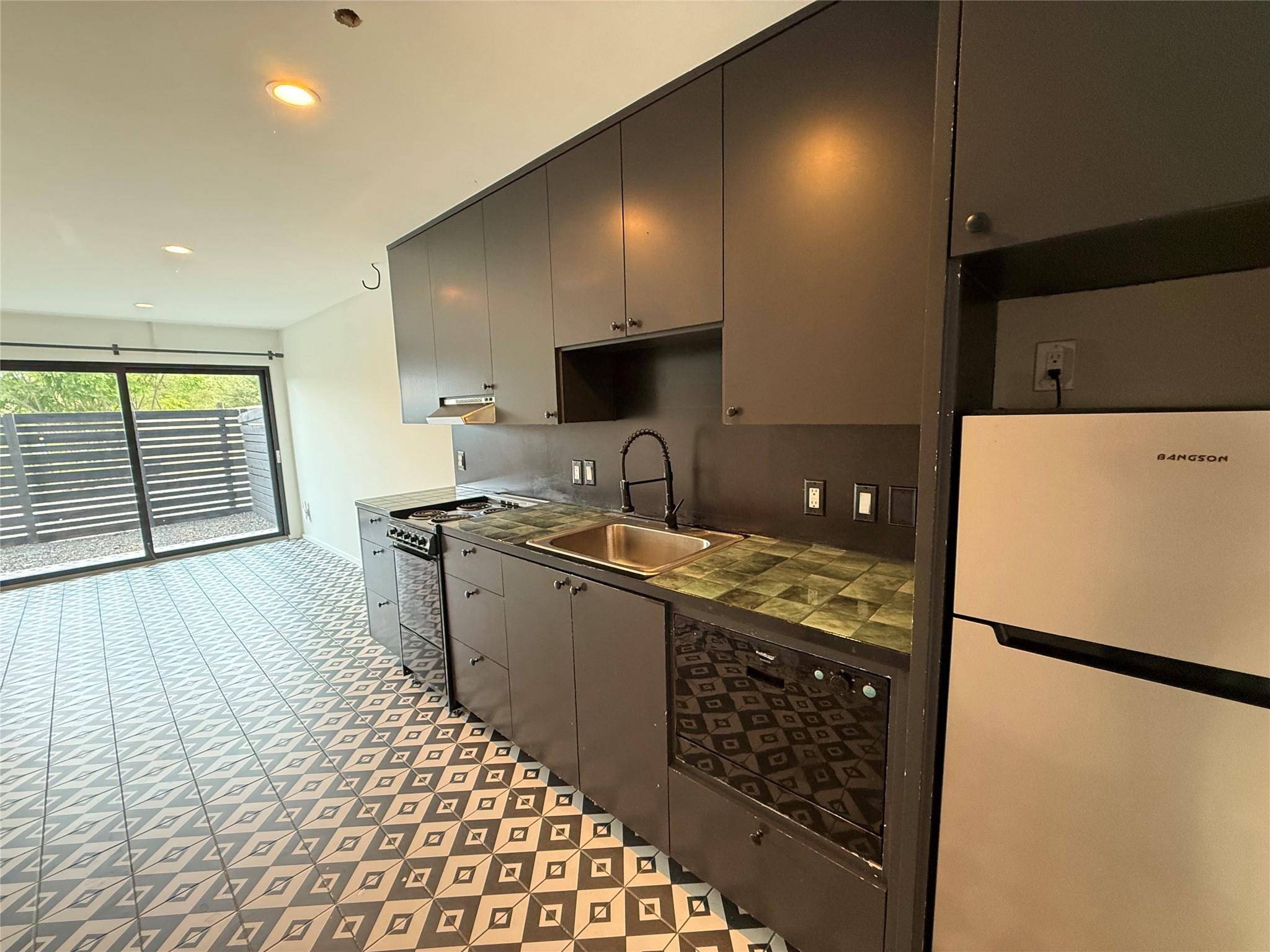 201 Academy DR #102, Austin, TX 78704