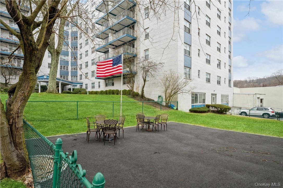 499 N Broadway #3A, White Plains, NY 10603