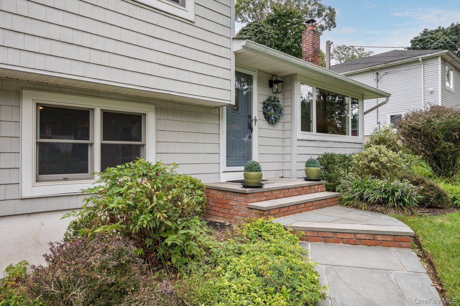 30 Sheppard LN, Huntington, NY 11743